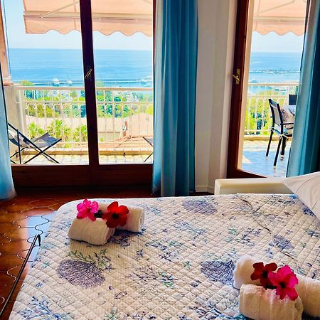 Special Home Vista Mare E Parcheggio Privato San Remo Kültér fotó