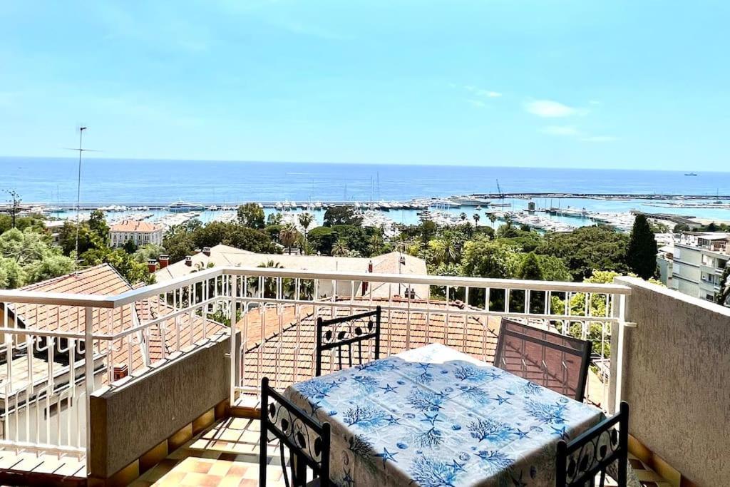 Special Home Vista Mare E Parcheggio Privato San Remo Kültér fotó