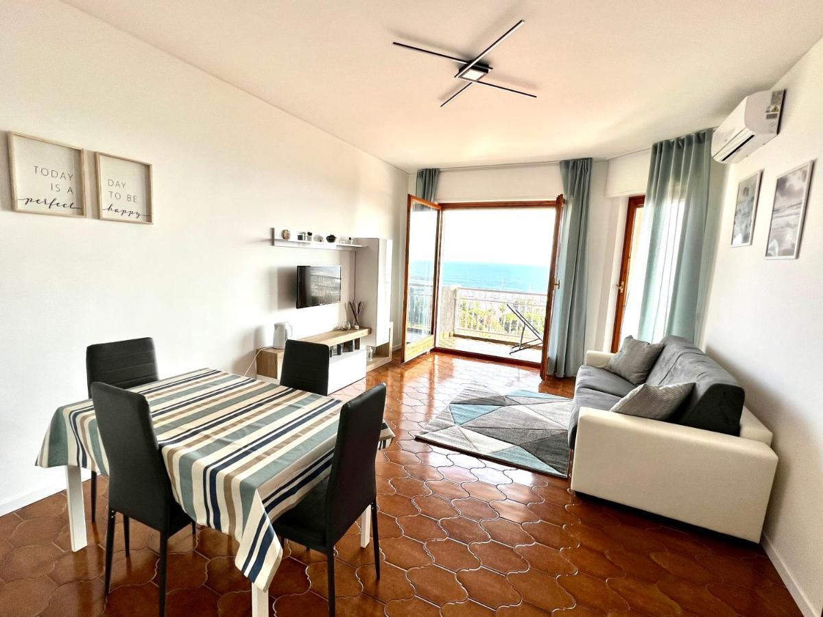 Special Home Vista Mare E Parcheggio Privato San Remo Kültér fotó
