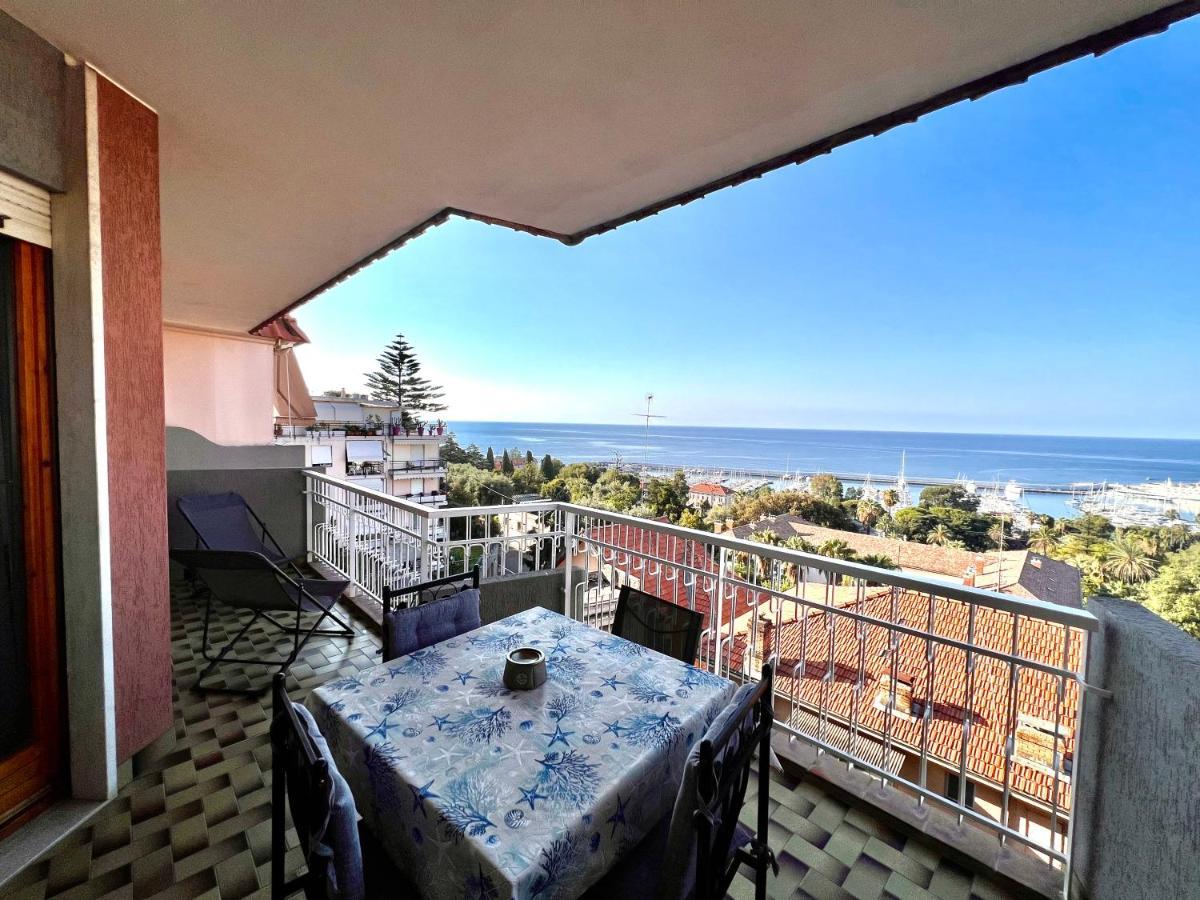 Special Home Vista Mare E Parcheggio Privato San Remo Kültér fotó