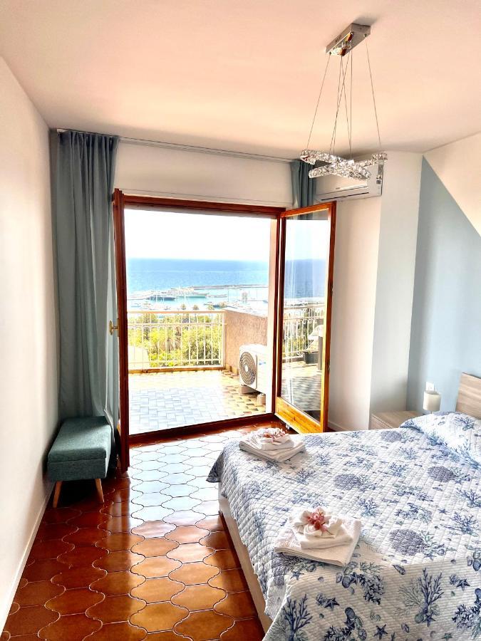 Special Home Vista Mare E Parcheggio Privato San Remo Kültér fotó