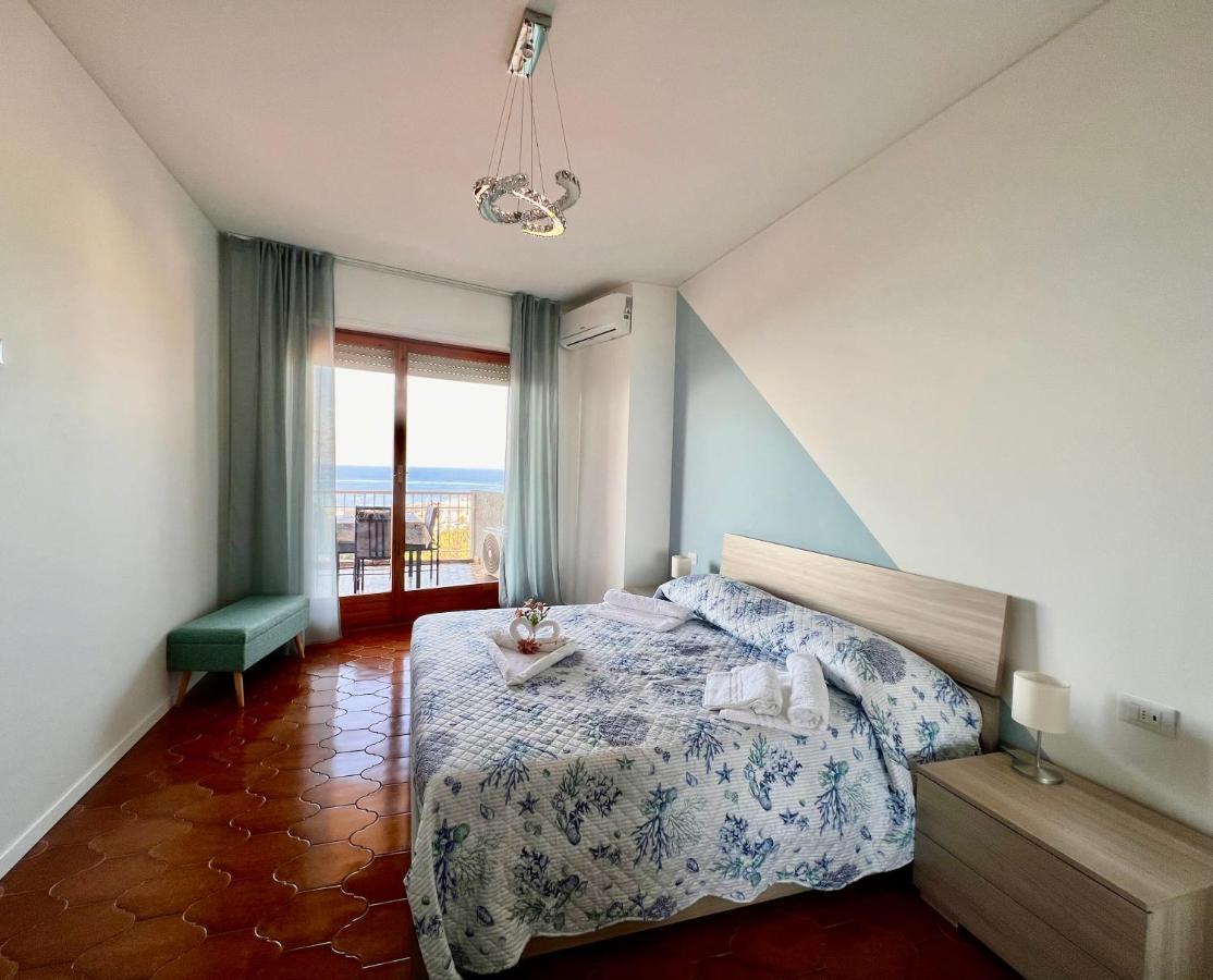 Special Home Vista Mare E Parcheggio Privato San Remo Kültér fotó