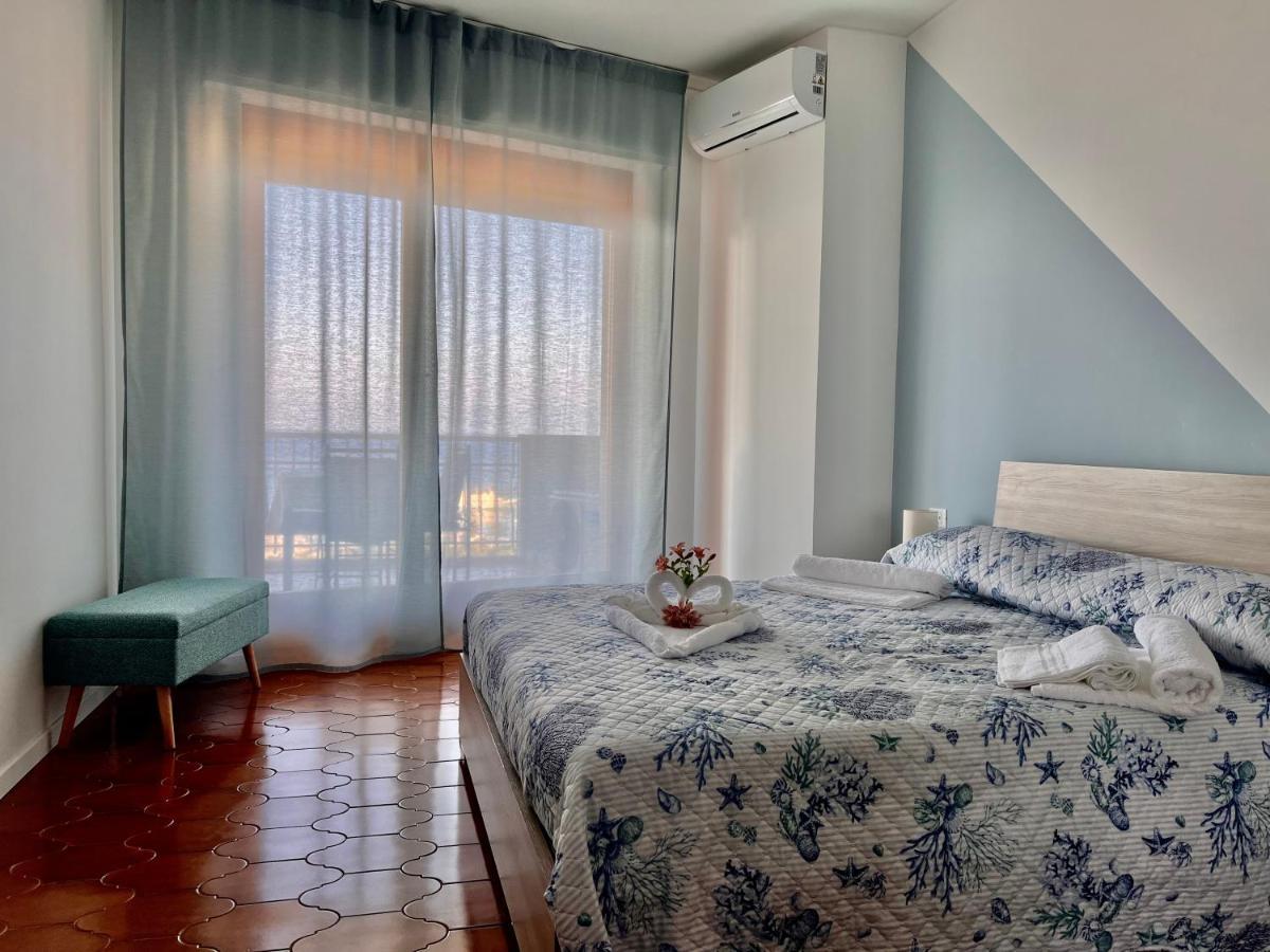 Special Home Vista Mare E Parcheggio Privato San Remo Kültér fotó