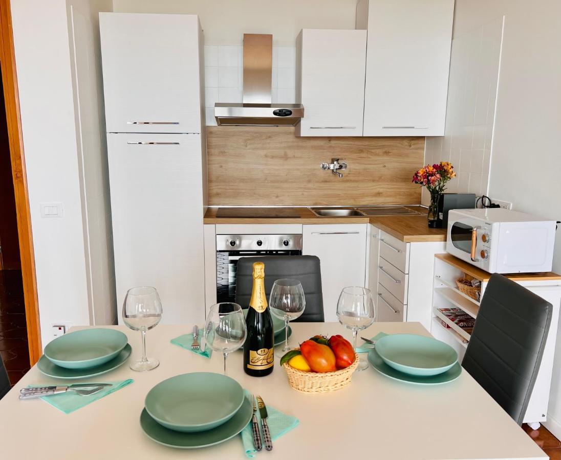 Special Home Vista Mare E Parcheggio Privato San Remo Kültér fotó