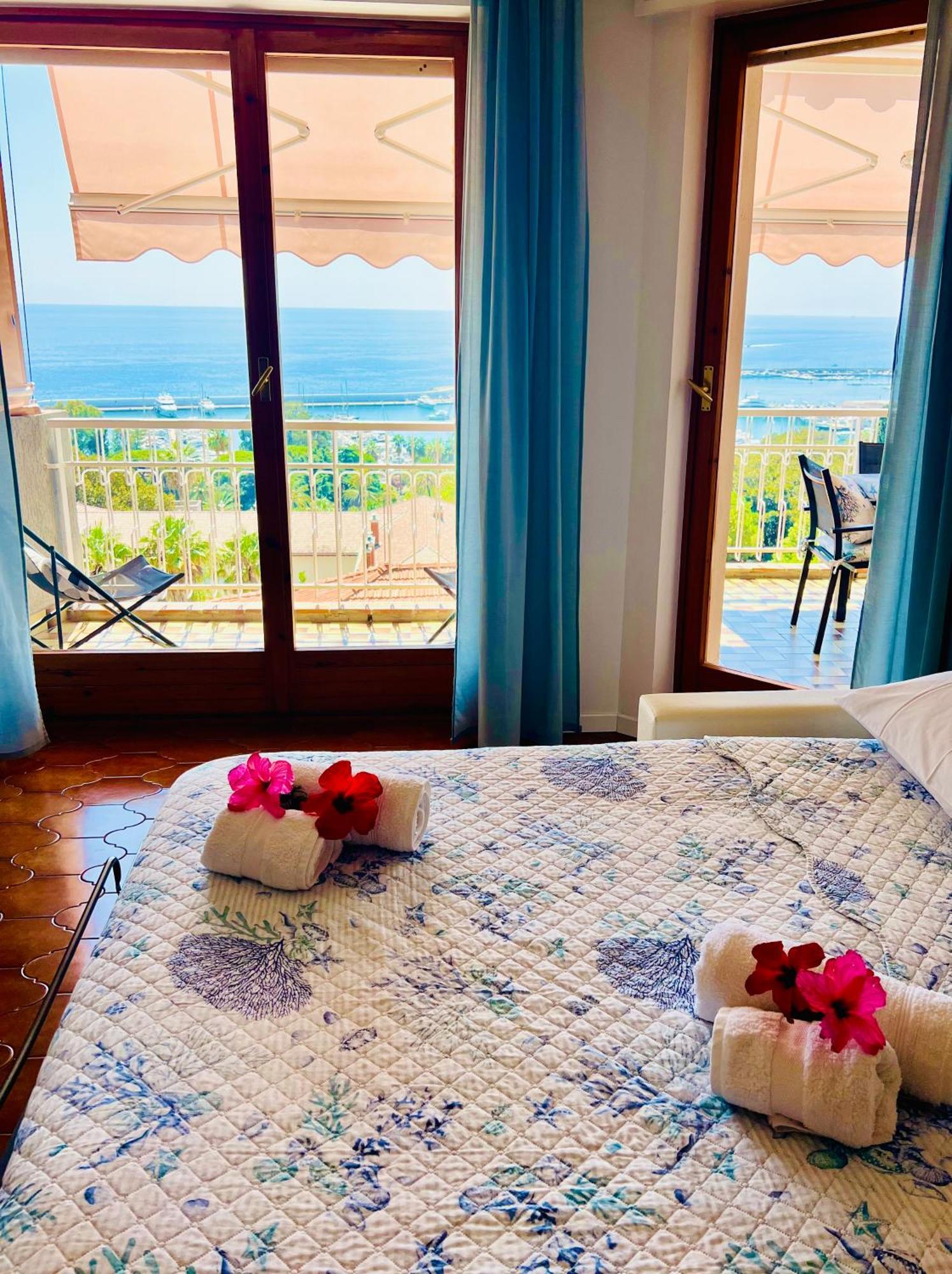 Special Home Vista Mare E Parcheggio Privato San Remo Kültér fotó